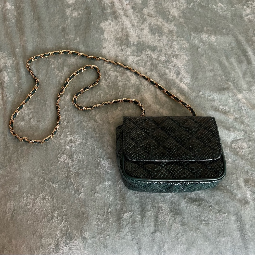 Green Snake Textured Purse - Picture 2 of 7